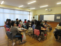 6年生は、姿勢の良さを背中で語ってくれています